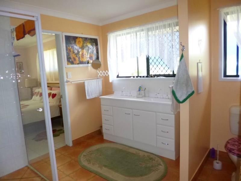 2 Sunset Avenue, Woodgate QLD 4660