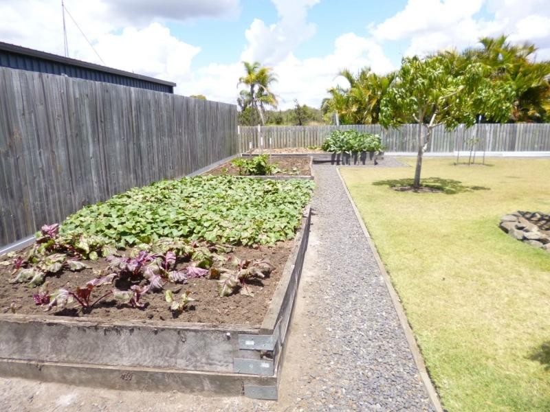 2 Sunset Avenue, Woodgate QLD 4660