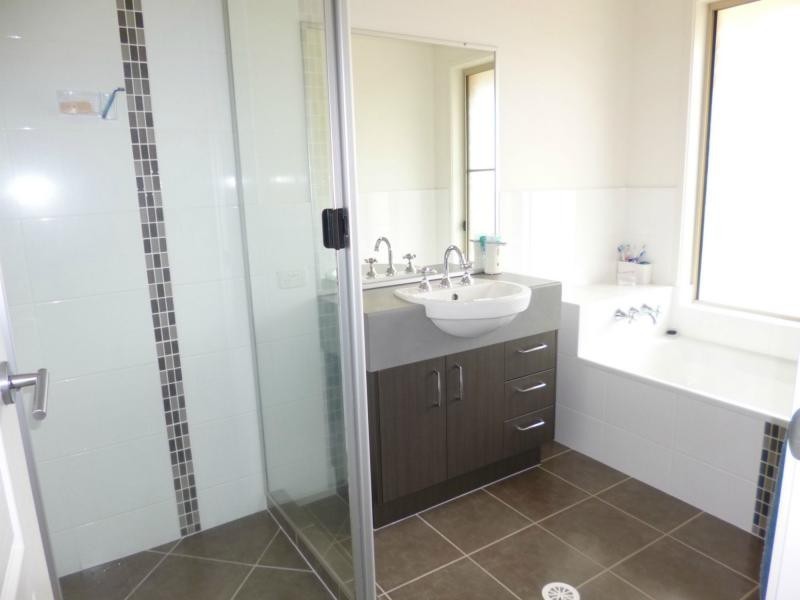 27 Yalla Lane, Redridge QLD 4660
