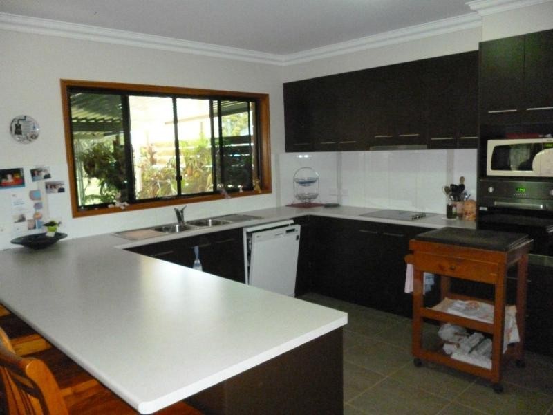 34 OAKVIEW Drive, Redridge QLD 4660