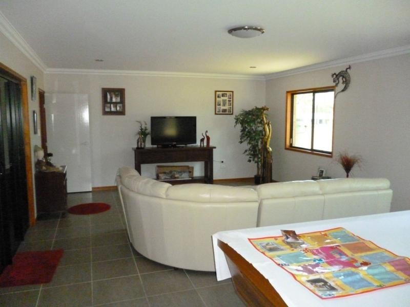 34 OAKVIEW Drive, Redridge QLD 4660
