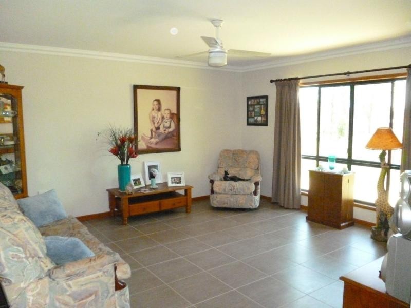 34 OAKVIEW Drive, Redridge QLD 4660