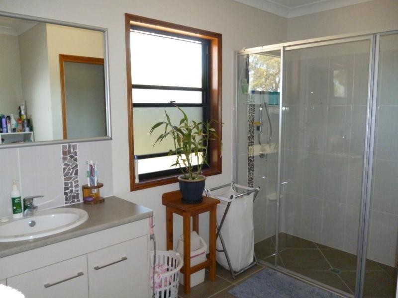 34 OAKVIEW Drive, Redridge QLD 4660