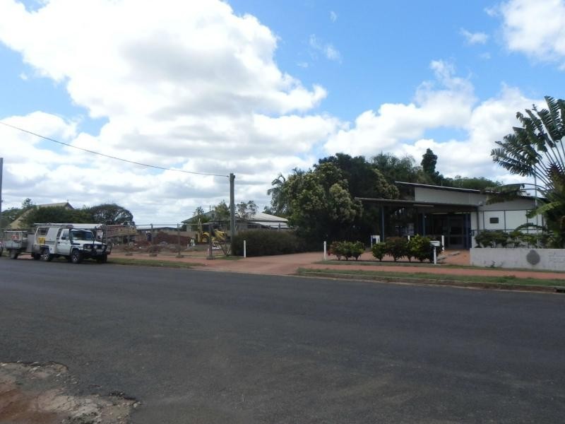 37 Macrossan Street, Childers QLD 4660