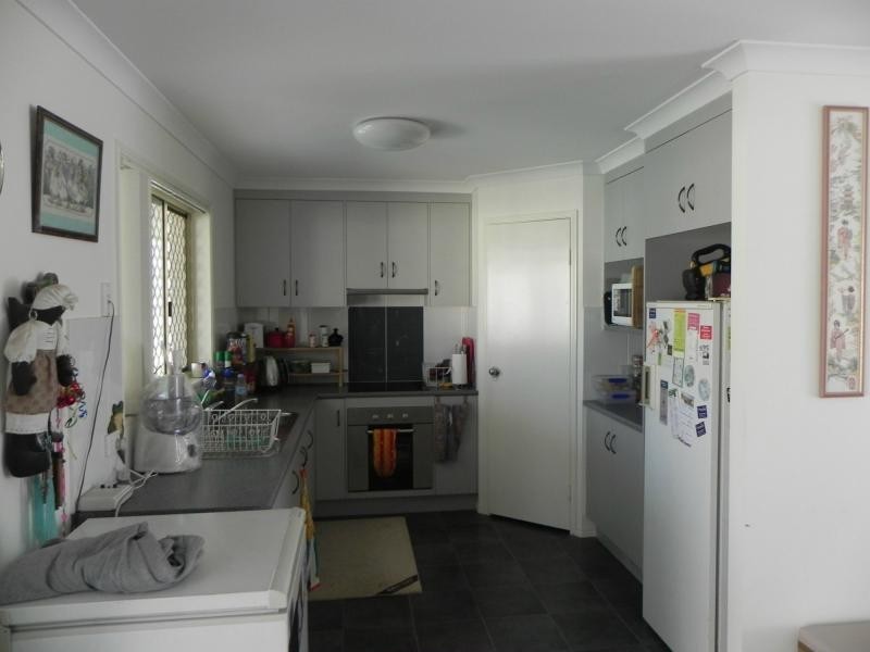 8 Wallace Street, Apple Tree Creek QLD 4660