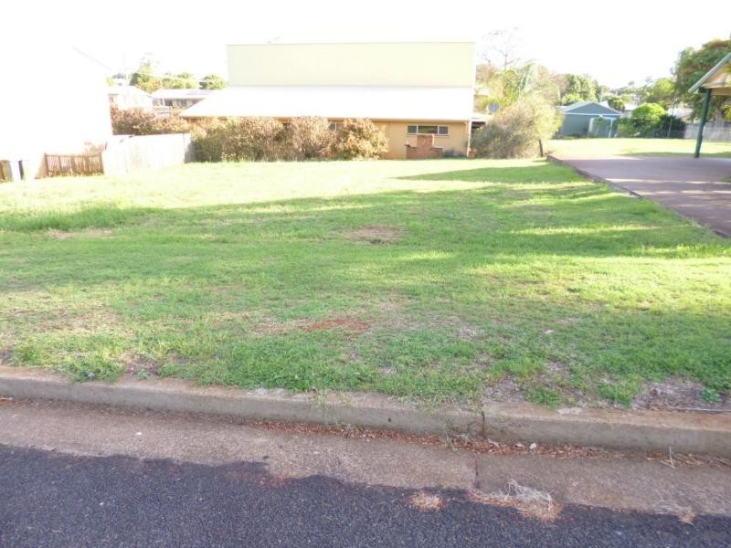 L1 & 2, 2 Mungomery Street, Childers QLD 4660