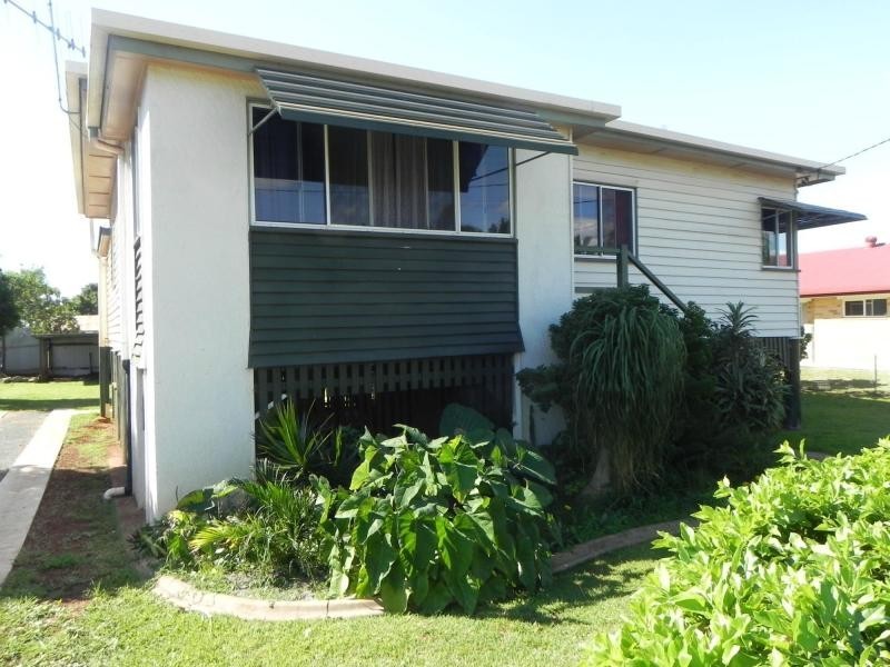 17 West Street, Childers QLD 4660