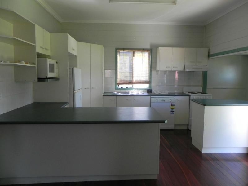 17 West Street, Childers QLD 4660