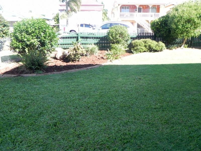 17 West Street, Childers QLD 4660