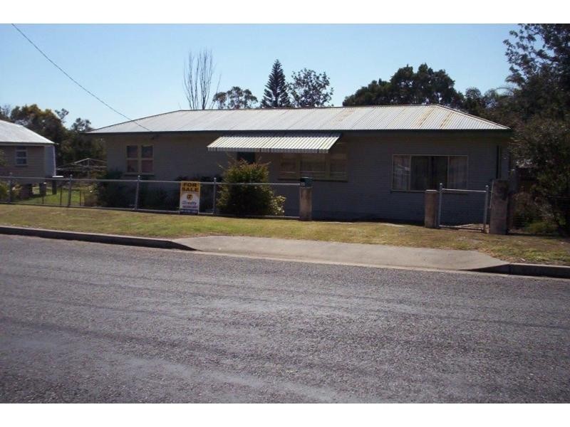 2 Gloucester Street, Biggenden QLD 4621