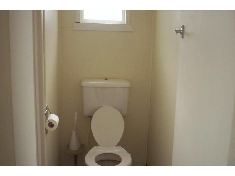 2 Gloucester Street, Biggenden QLD 4621