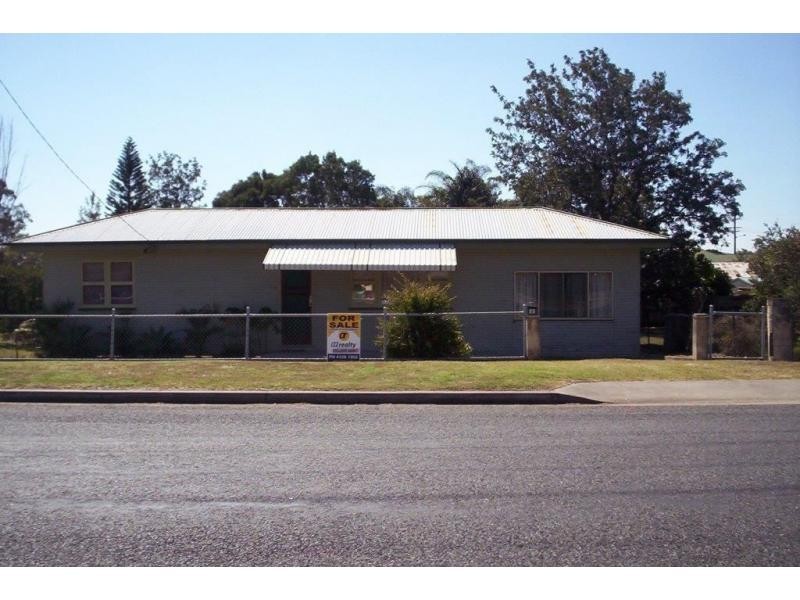 2 Gloucester Street, Biggenden QLD 4621