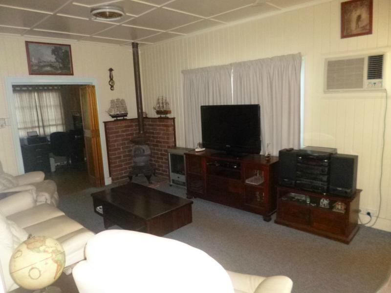19 West Street, Childers QLD 4660