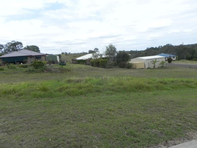 8 Bodalla Street, Apple Tree Creek QLD 4660