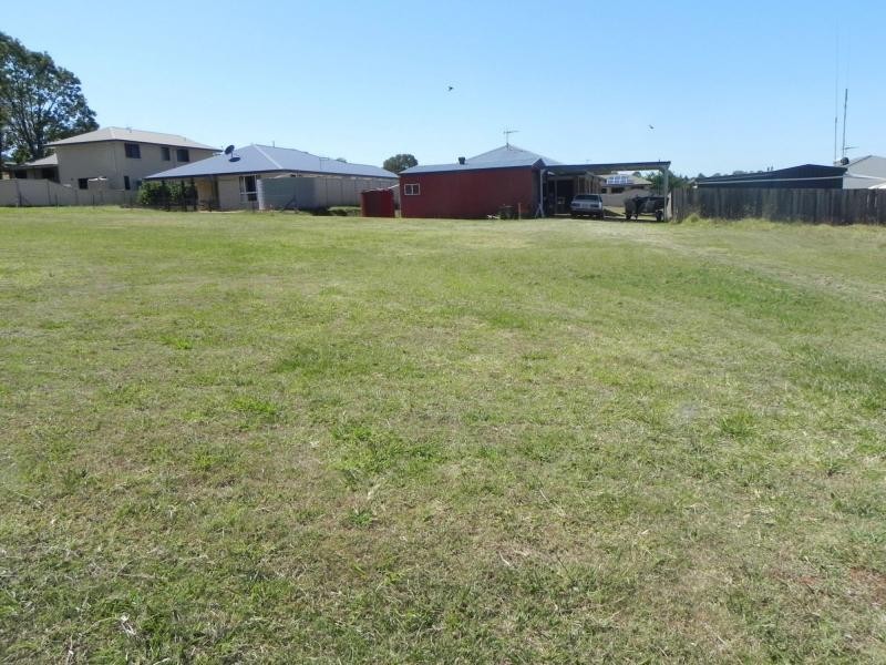 19 Taylor Street, Childers QLD 4660