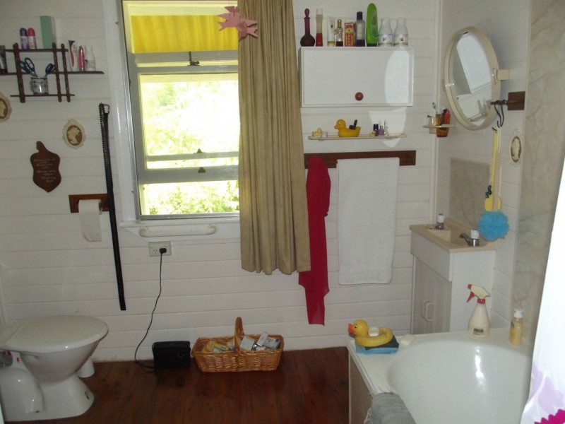 42 Main Street, Dallarnil QLD 4621