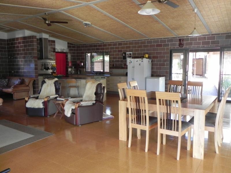 97 Oakview Drive, Redridge QLD 4660