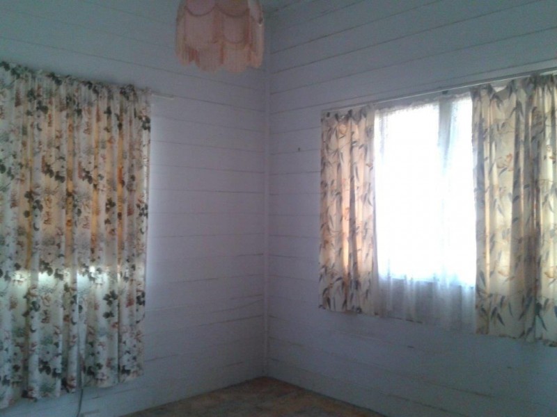 13 Brookes Street, Biggenden QLD 4621