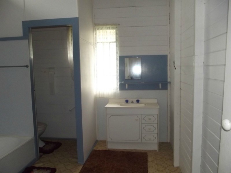 13 Brookes Street, Biggenden QLD 4621