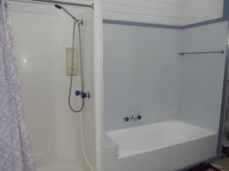 13 Brookes Street, Biggenden QLD 4621