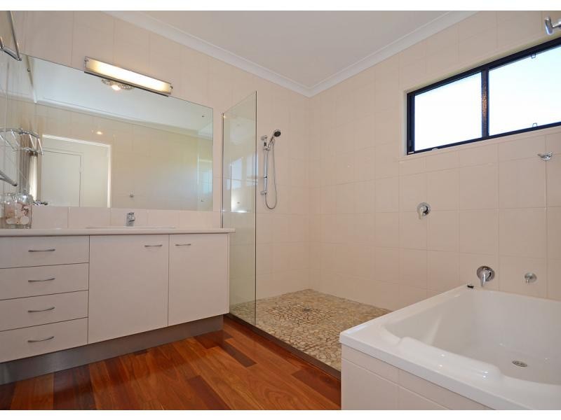 1 Burrumba Drive, Buxton QLD 4660