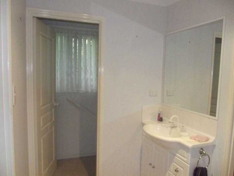 4 Kimber Street, Biggenden QLD 4621