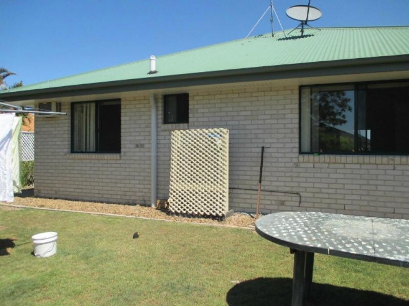 8 Acacia Street, Woodgate QLD 4660