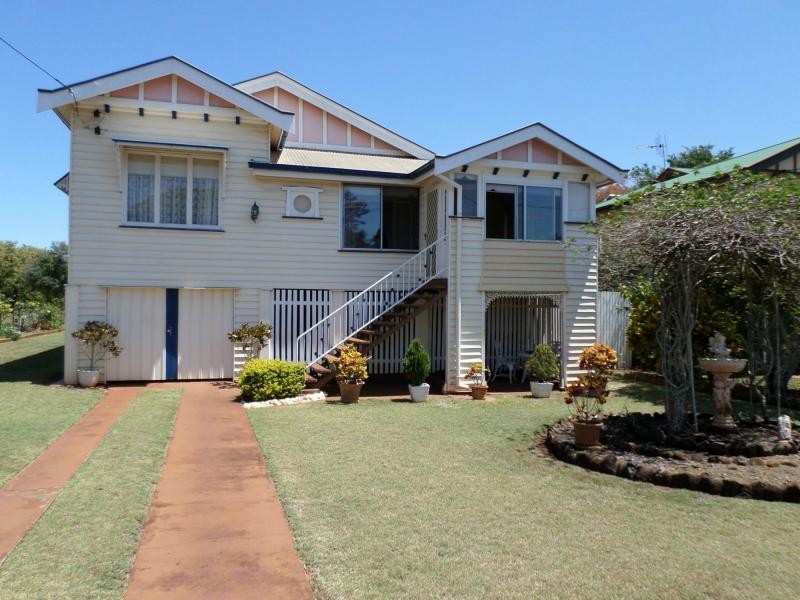 12 Broadhurst Street, Childers QLD 4660