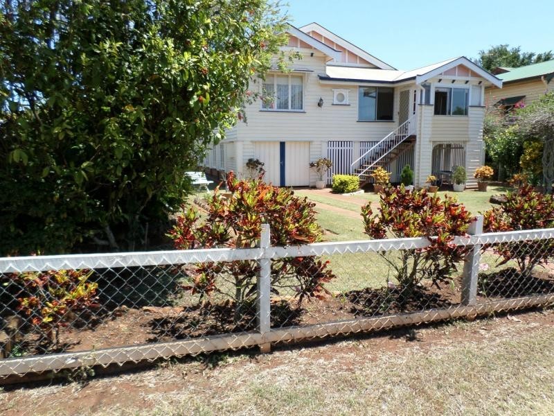 12 Broadhurst Street, Childers QLD 4660