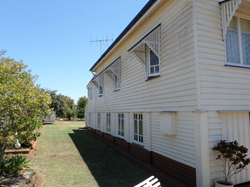 12 Broadhurst Street, Childers QLD 4660