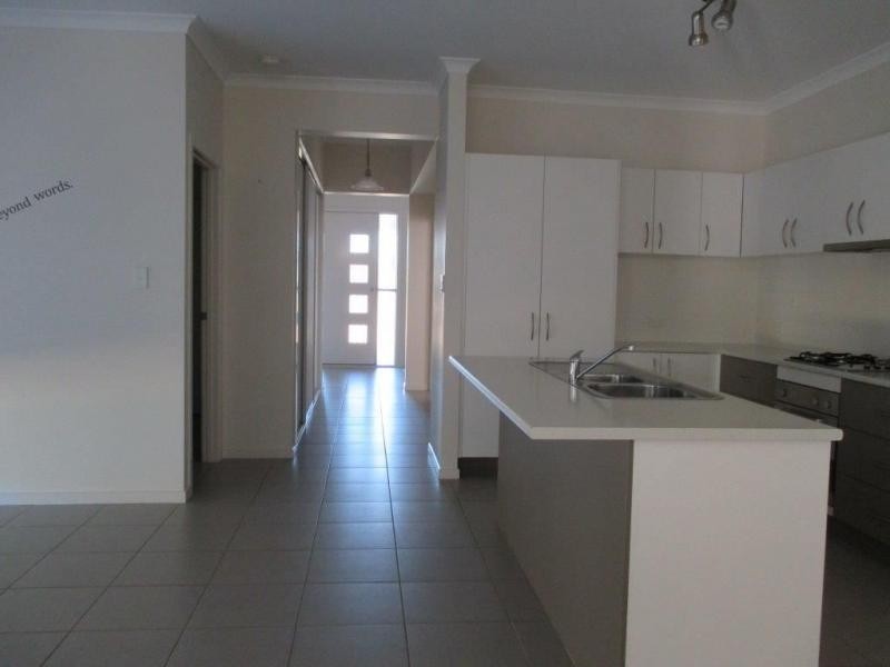 11 Pellican Way, Woodgate QLD 4660
