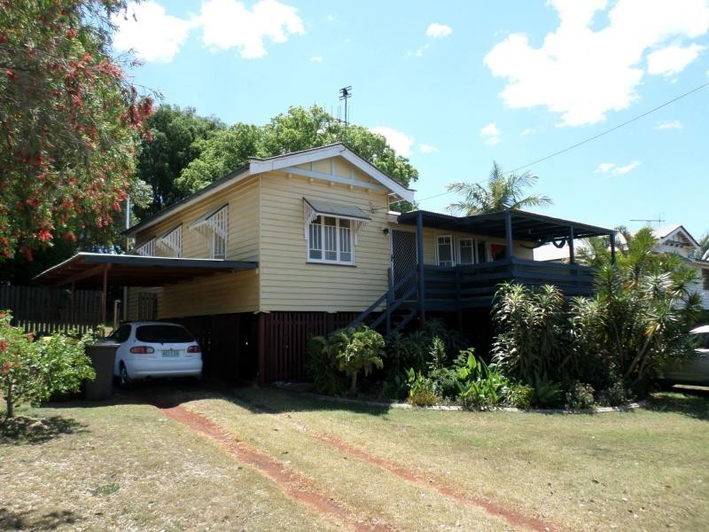 6 Queen Street, Childers QLD 4660