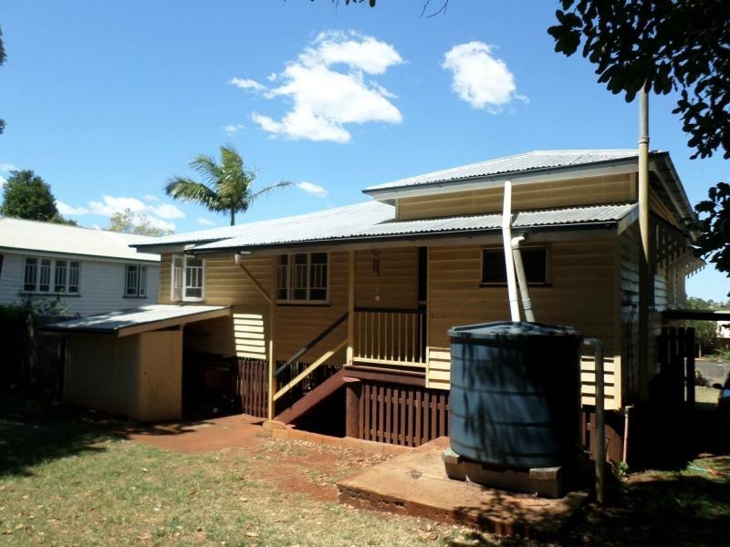 6 Queen Street, Childers QLD 4660