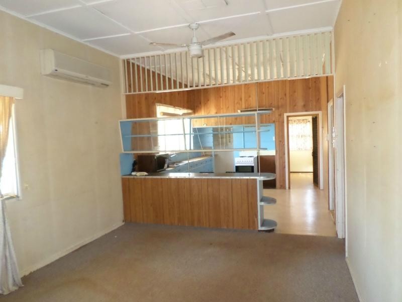 1 Pizzey Street, Childers QLD 4660