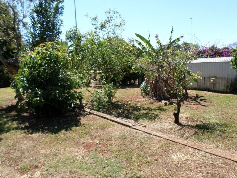 1 Pizzey Street, Childers QLD 4660