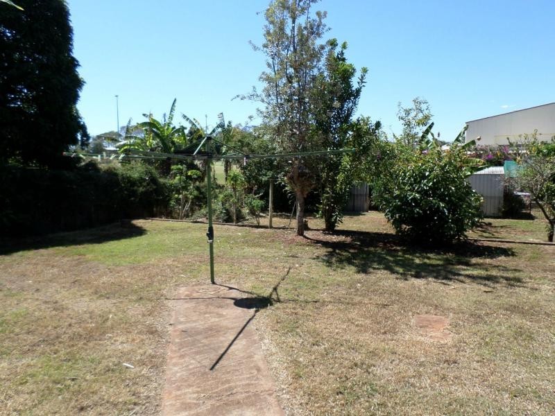 1 Pizzey Street, Childers QLD 4660