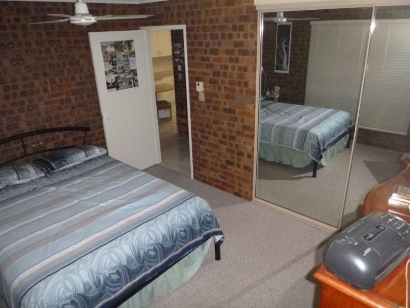 2/5 Cevn Street, Childers QLD 4660