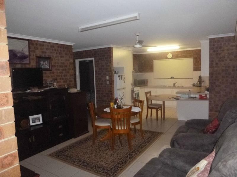 1/5 Cevn Street, Childers QLD 4660