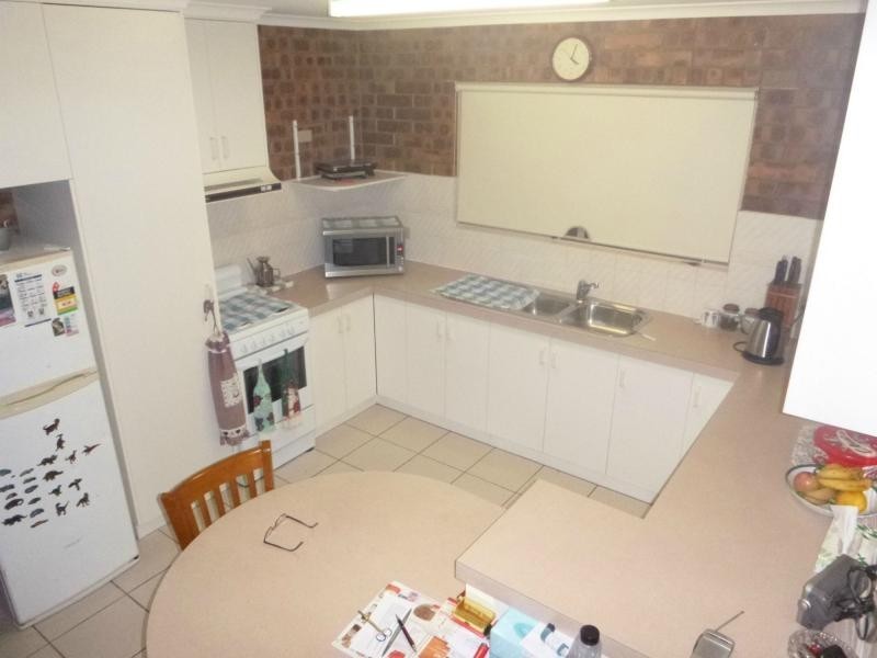 1/5 Cevn Street, Childers QLD 4660