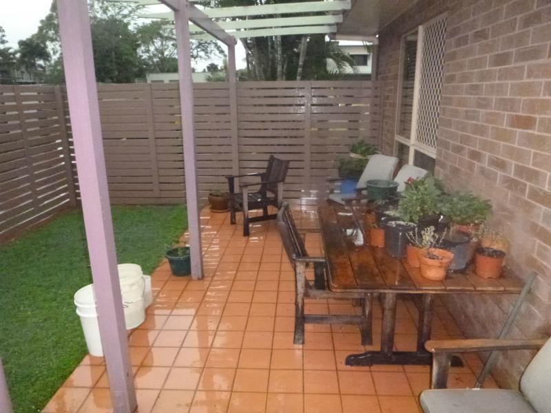 1/5 Cevn Street, Childers QLD 4660