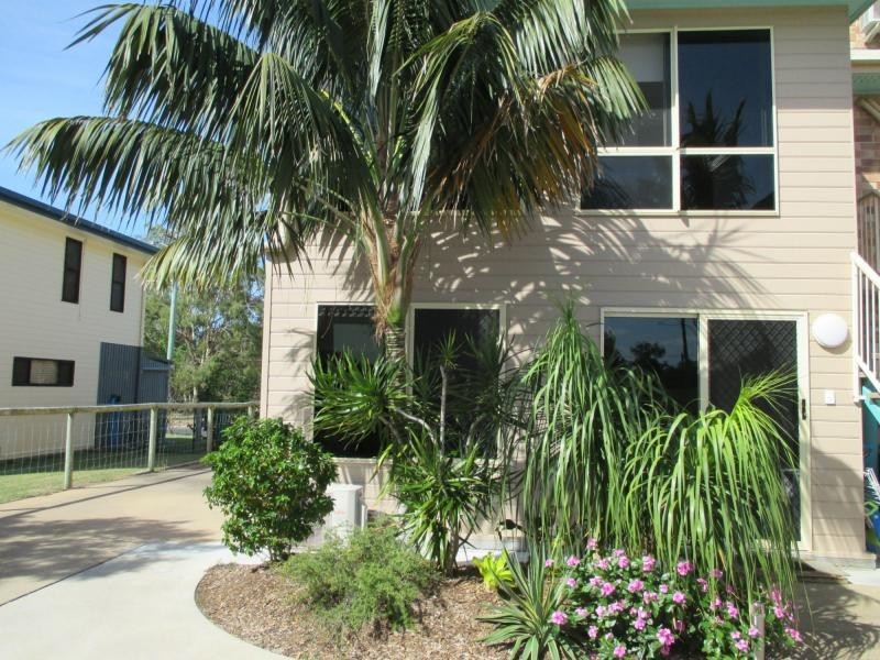 Unit 2/29 Barramundi Place East, Woodgate QLD 4660