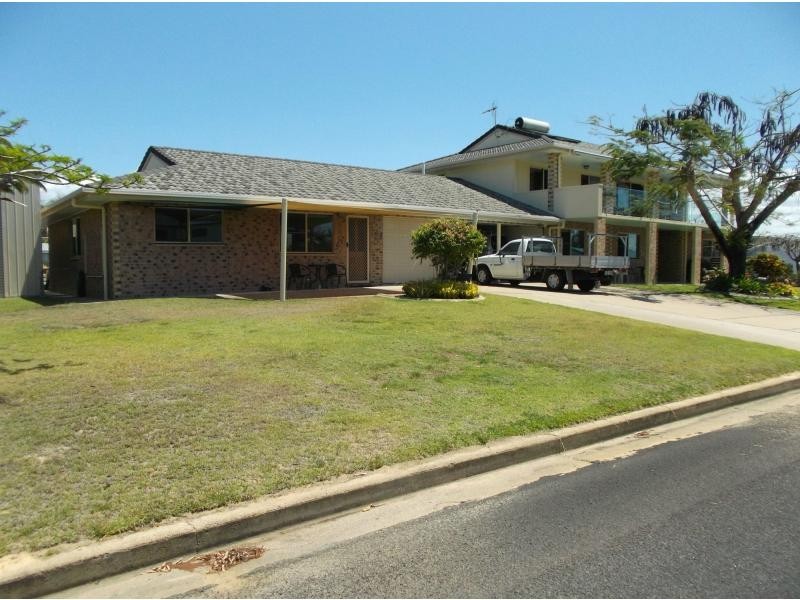 14 Fifth Avenue, Woodgate QLD 4660