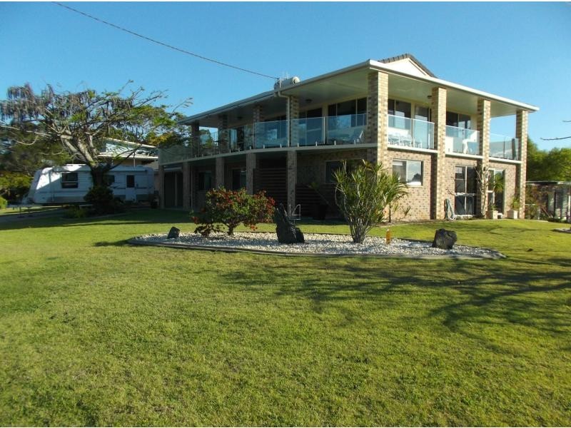 14 Fifth Avenue, Woodgate QLD 4660