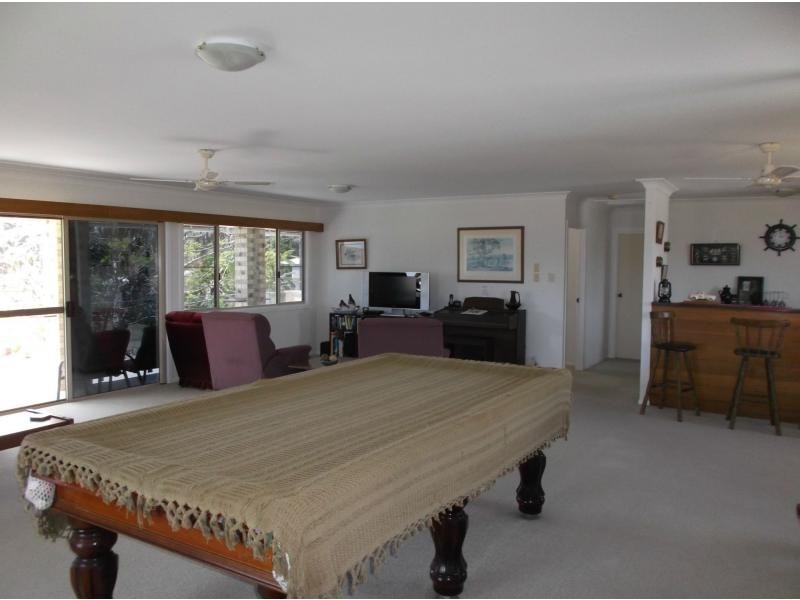 14 Fifth Avenue, Woodgate QLD 4660