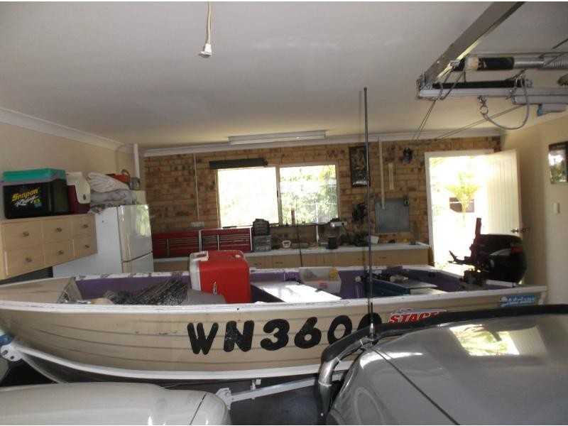 14 Fifth Avenue, Woodgate QLD 4660