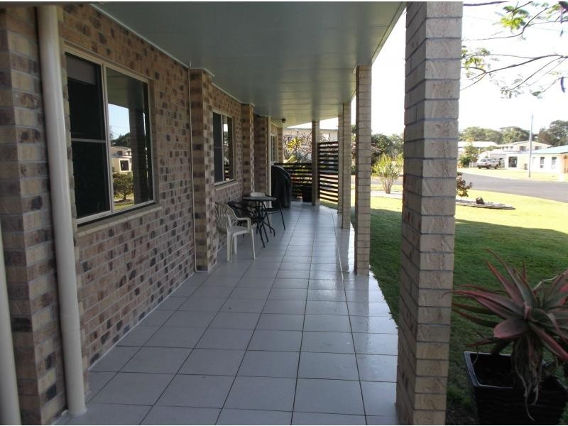 14 Fifth Avenue, Woodgate QLD 4660