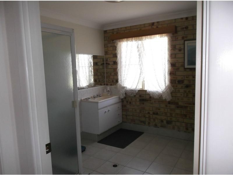 14 Fifth Avenue, Woodgate QLD 4660