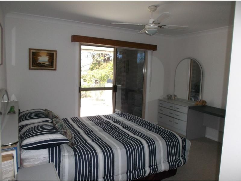 14 Fifth Avenue, Woodgate QLD 4660