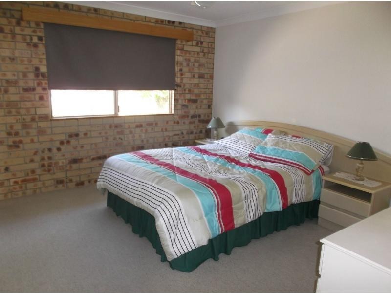 14 Fifth Avenue, Woodgate QLD 4660