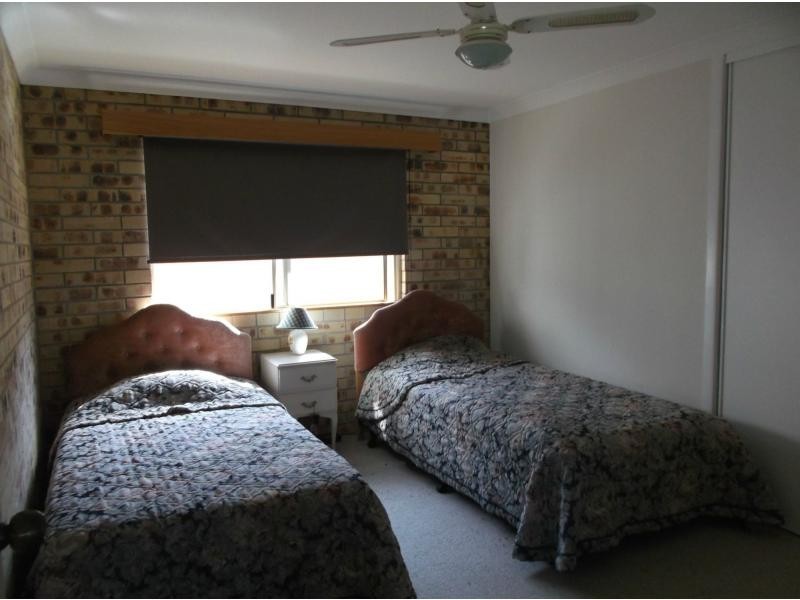 14 Fifth Avenue, Woodgate QLD 4660